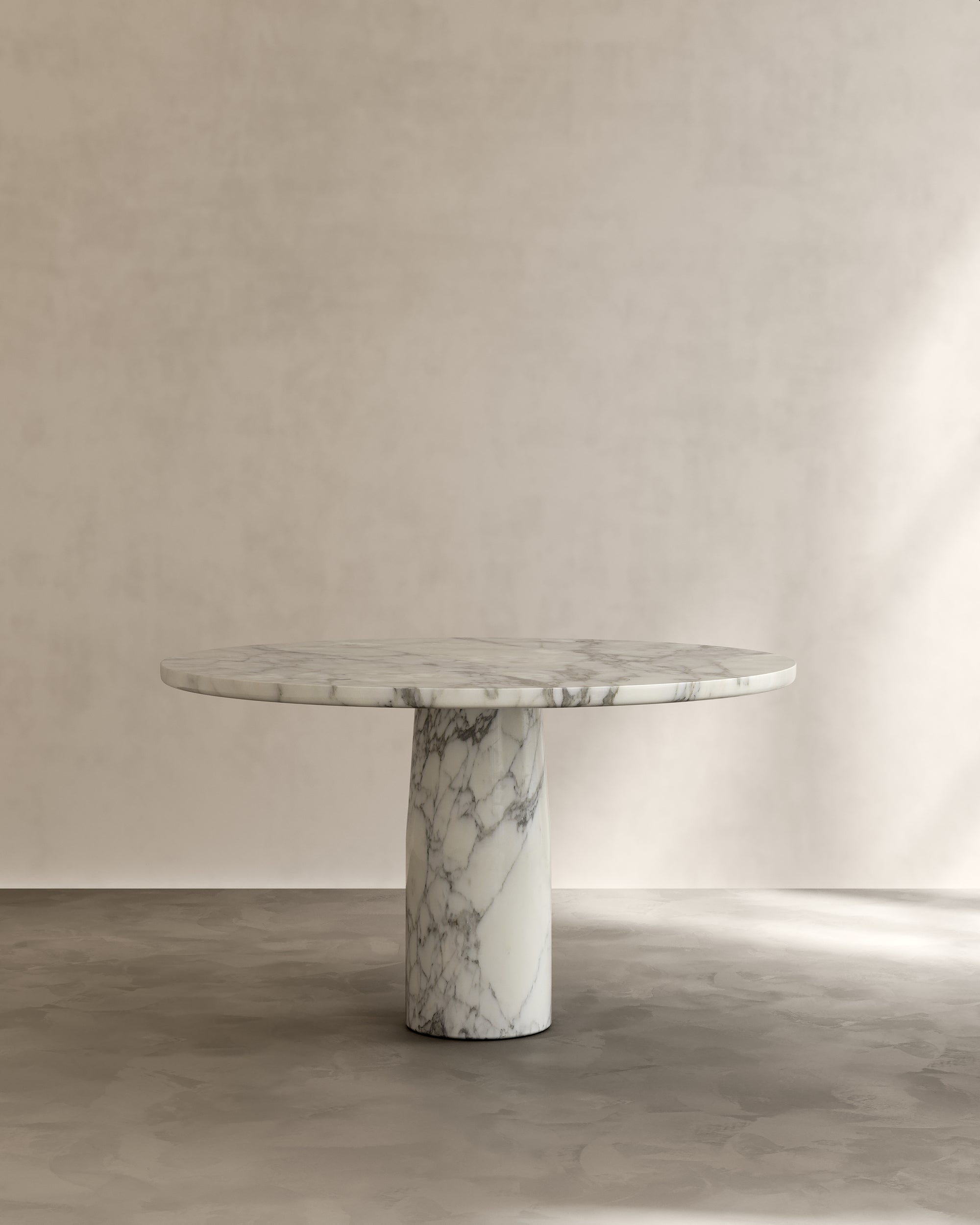 Isola Dining Table